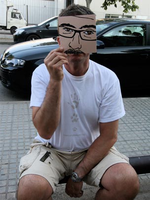  ANDREU BUENAFUENTE _ caracartón 