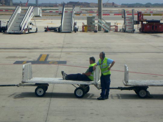  ANDREU BUENAFUENTE _ esperando 