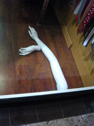  ANDREU BUENAFUENTE _ fashion victim 