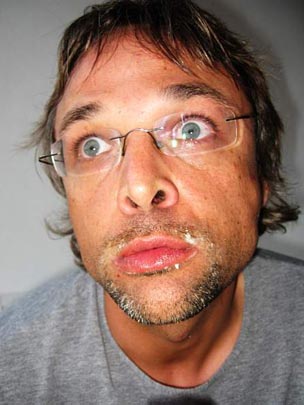  ANDREU BUENAFUENTE _ licenciado iluminado 