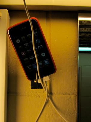  ANDREU BUENAFUENTE _ soporte para iphone 