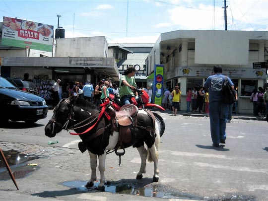  ANDREU BUENAFUENTE _ un momento que ahora vengo 