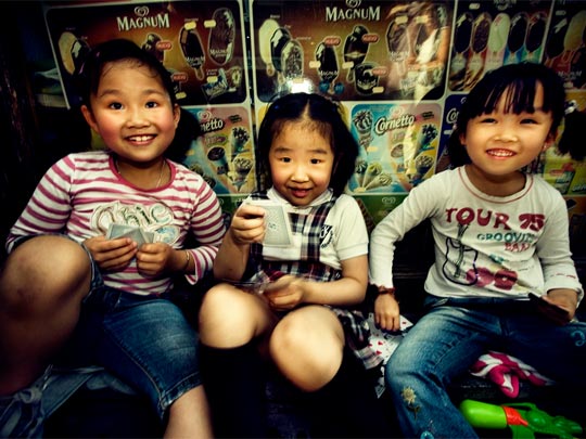  ALBERT JODAR _ entre cortada sonrisa sorprendida 