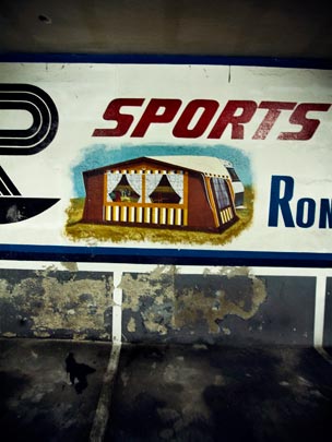  ALBERT JODAR _ nostalgia de un vigilante de parking, barcelona, 2010 