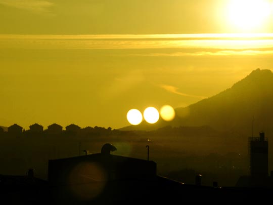  JAVIER SOLOZÁBAL [Sangüesa-Navarra] _ amanecer en el polígono 