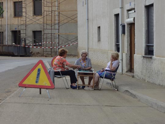  ARIANA SANTAMARIA [Villaviciosa-Asturias] _  atención, hagan juego 