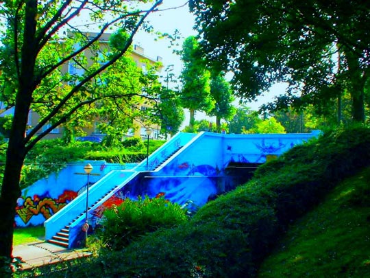  JUANJO DIONISIO [Sevilla] _ azúl sobre verde 