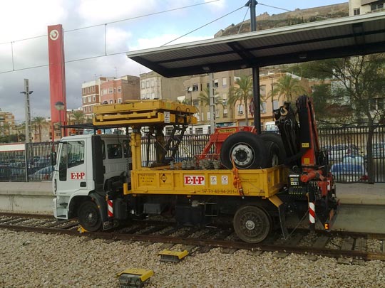  LOURDES GARCIA [Hospitalet del Llobregat-Barcelona] _ ¿camión o tren? 