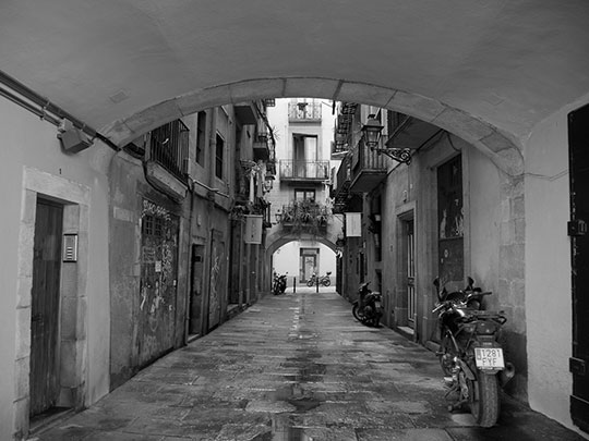  MARTA MATEU [Oix-Girona] _ carrer de la volta dels tamborets, bcn 