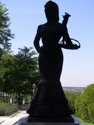  CATI HERNÁNDEZ [Salt -Girona] _ chulapa a contraluz 