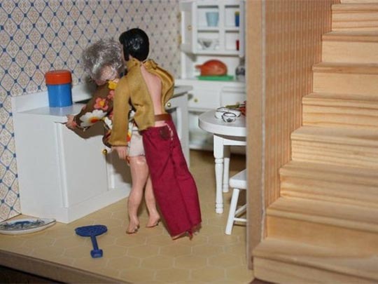  LUCÍA CRISPÍN [Madrid] _ dejar de jugar con muñecas 