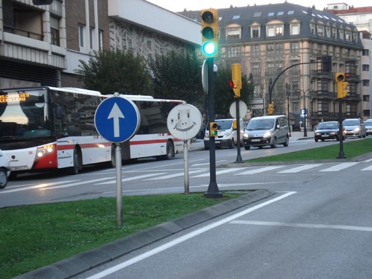  ARIANA SANTAMARIA [Villaviciosa-Asturias] _ dirección obligatoria: ser feliz 