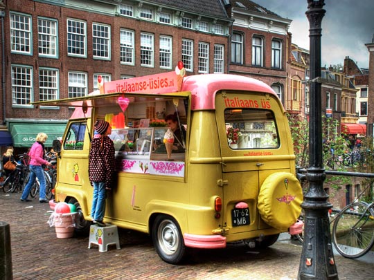  ALICIA RIUS [Girona] _ dues boles de vainilla 