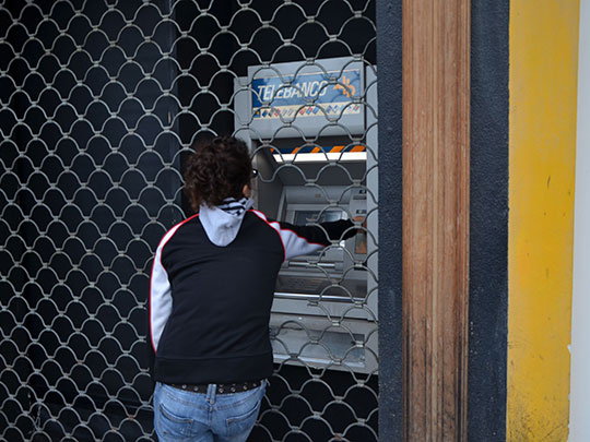  RICHARD R. SINSTON [A Coruña] _ así, encarcelados y quitándoles el dinero 