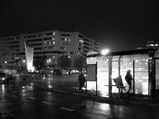  JOSE ORTIZ [Madrid] _ esperando el autobus 