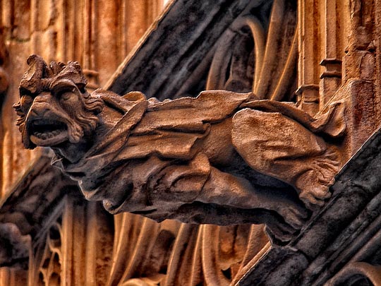  KIKE SICILIA [Santa Coloma de Gramanet-Barcelona] _ gárgola 