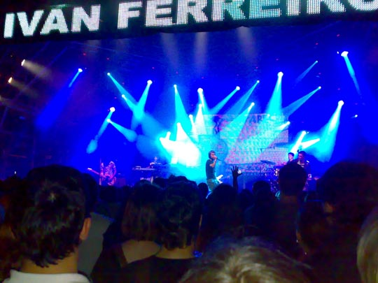  BORJA UBIAGA [Monterrei-Ourense] _ ivan ferreiro, en concierto 