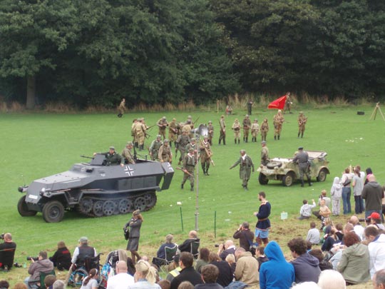  NATALIA PÉREZ [Ribadeo-A Coruña] _ jugando a las guerras 
