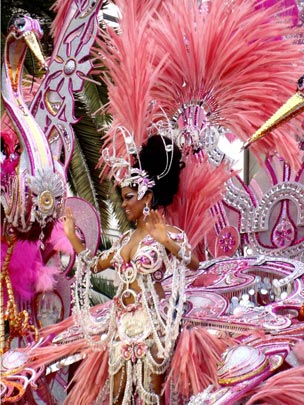  SILVIA DÍAZ-MASA [La Laguna-Tenerife] _ la reina 