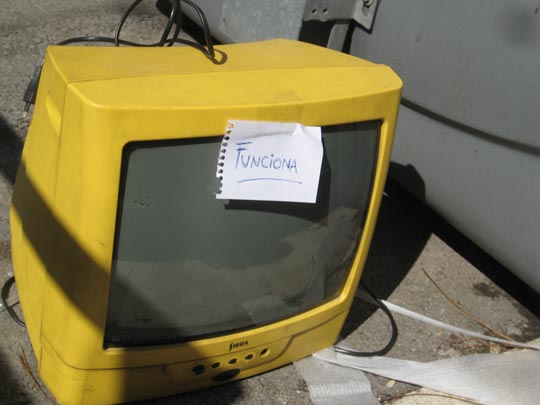  TONI TUGORES [Barcelona] _ la tele basura funciona 