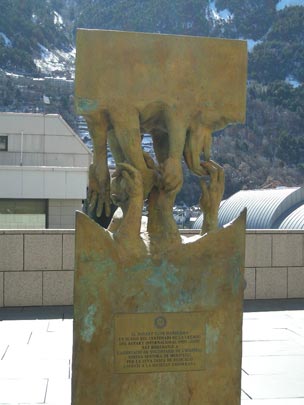  MERITXELL PONS [Escaldes-Andorra] _ mans 