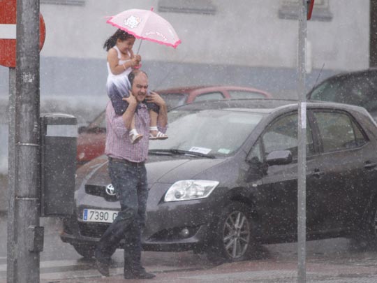  EMILIO FRAILE [Zamora] _ o vendes niña o compras paraguas 