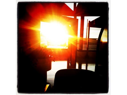  MANUEL POLO [Doñinos-Salamanca] _ ocaso en la ventana 