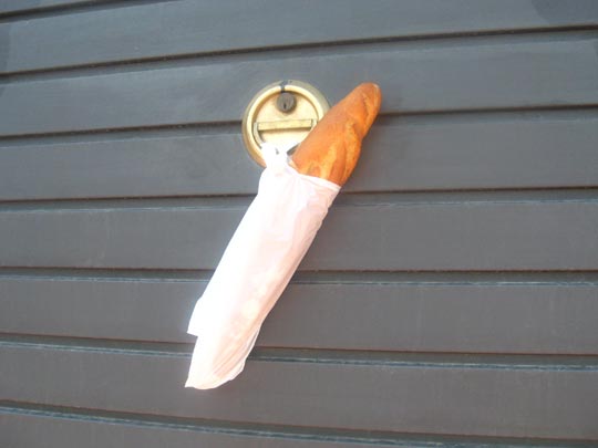  ABEL TORT [Piera-Barcelona] _ pan, pan ¿quién es? 