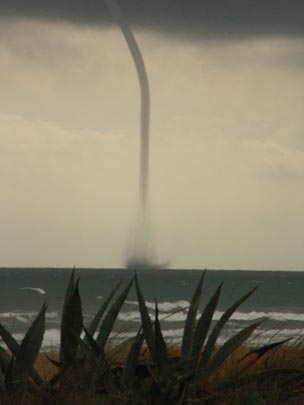  JAVIER LEKUONA [Vitoria-Gasteiz-Álava] _ tornado 