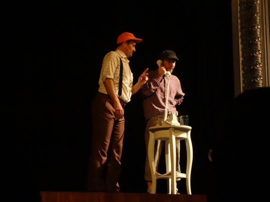  ARIANA SANTAMARIA [Villaviciosa-Asturias] _ y pregunta si está el enemigo 