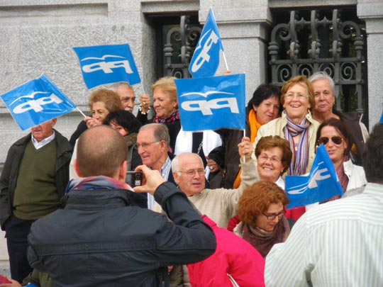 PAU ARENÓS _ la nueva españa es vieja 