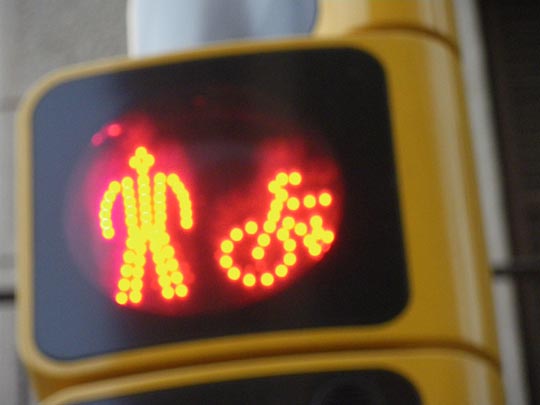  PAU ARENÓS _ prohibido atropellar peatones 