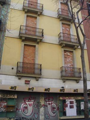  PAU ARENÓS _ se ofrece piso con buenas vistas 