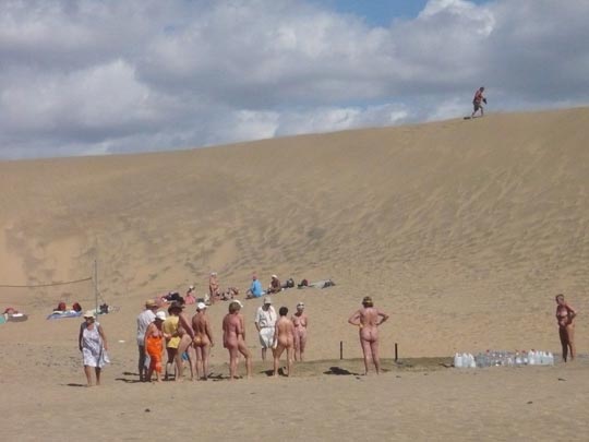  ANA SANCHEZ _ juego de pelotas 