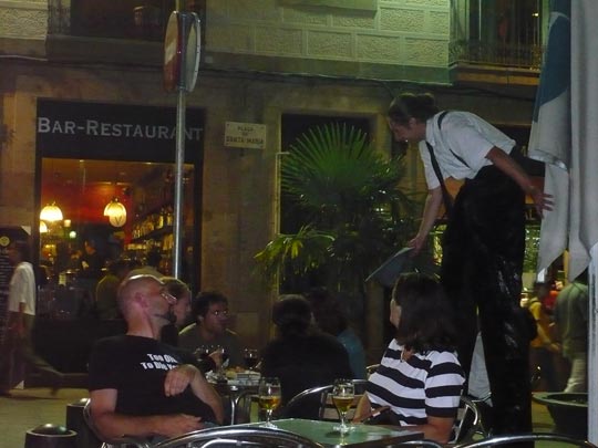  ANA SANCHEZ _ las propinas, cada vez más altas 