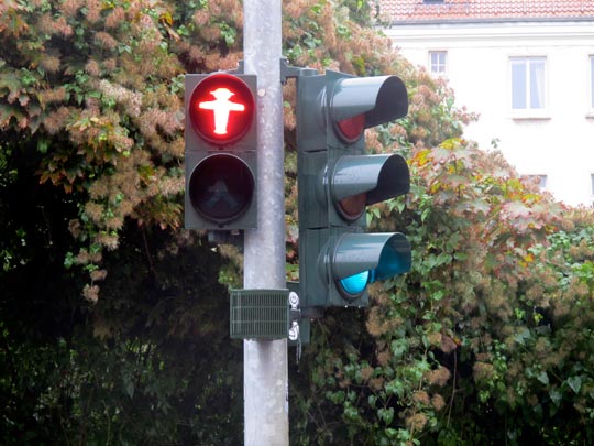  ANA SANCHEZ _ los rojos que quedan en berlín 