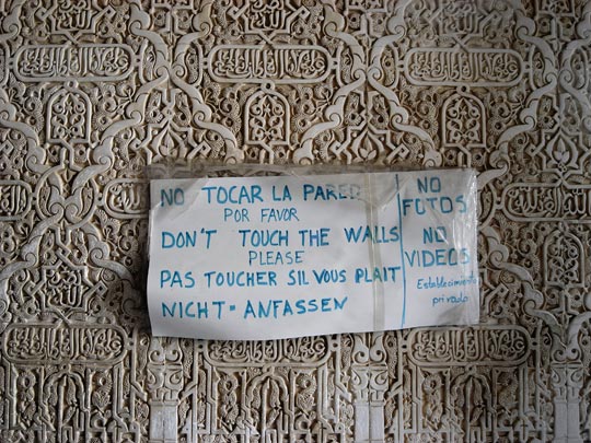  FRANCESC FÀBREGAS _ don't touch 