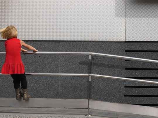  FRANCESC FÀBREGAS _ equilibrio en rojo 