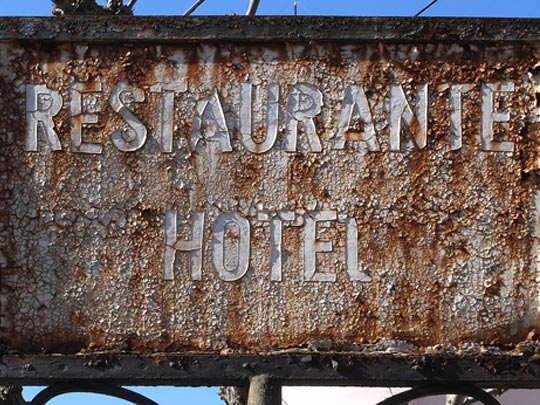  FRANCESC FÀBREGAS _ este hotel es una ruina 