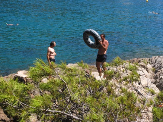  FRANCESC FÀBREGAS _ hinchador de la playa 
