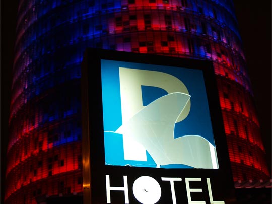  FRANCESC FÀBREGAS _ hotel roto 