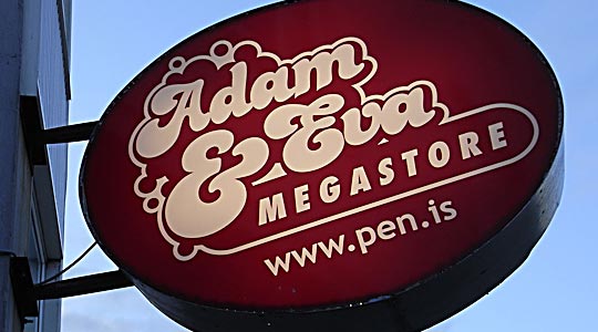  FRANCESC FÀBREGAS _ la casa de los penis 