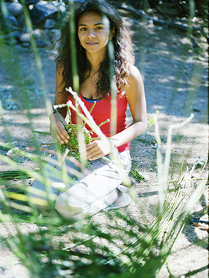  HANNA QUEVEDO _ encestada 