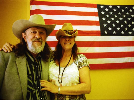  HANNA QUEVEDO _ yes, i do live in the u.s.a. 