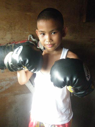  JON SISTIAGA _ 9 años. obligado a boxear 