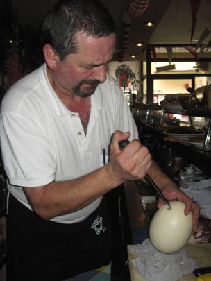  JON SISTIAGA _ abriendo el huevo de martín 