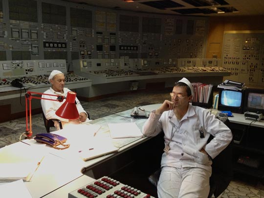  JON SISTIAGA _ aburridos en la sala de control de la central de chernobyl 