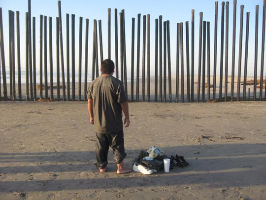  JON SISTIAGA _ espalda mojada a 10 metros de la frontera usa 