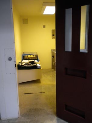  JON SISTIAGA _ infierno guanatanamo. celdas 