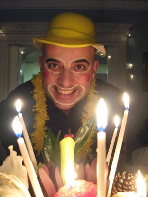  JON SISTIAGA _ scaring clown 